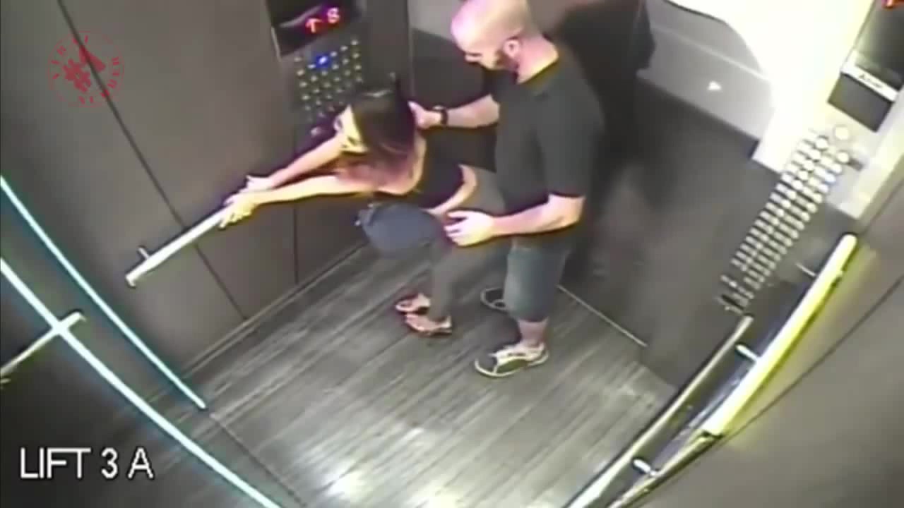 Насилуют В Лифте Секс