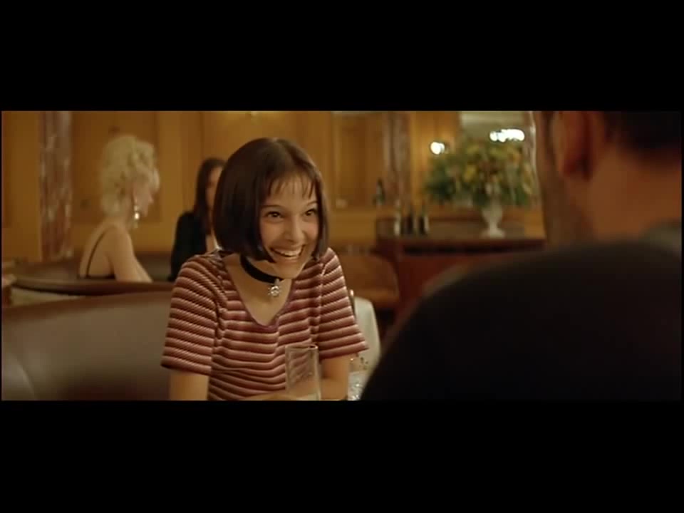 NATALIE PORTMAN LAUGHING IN LEON: THE PROFESSIONAL - Coub - The Biggest ...