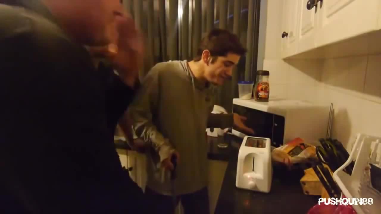 Guy Puts Knife In Toaster Coub The Biggest Video Meme Platform