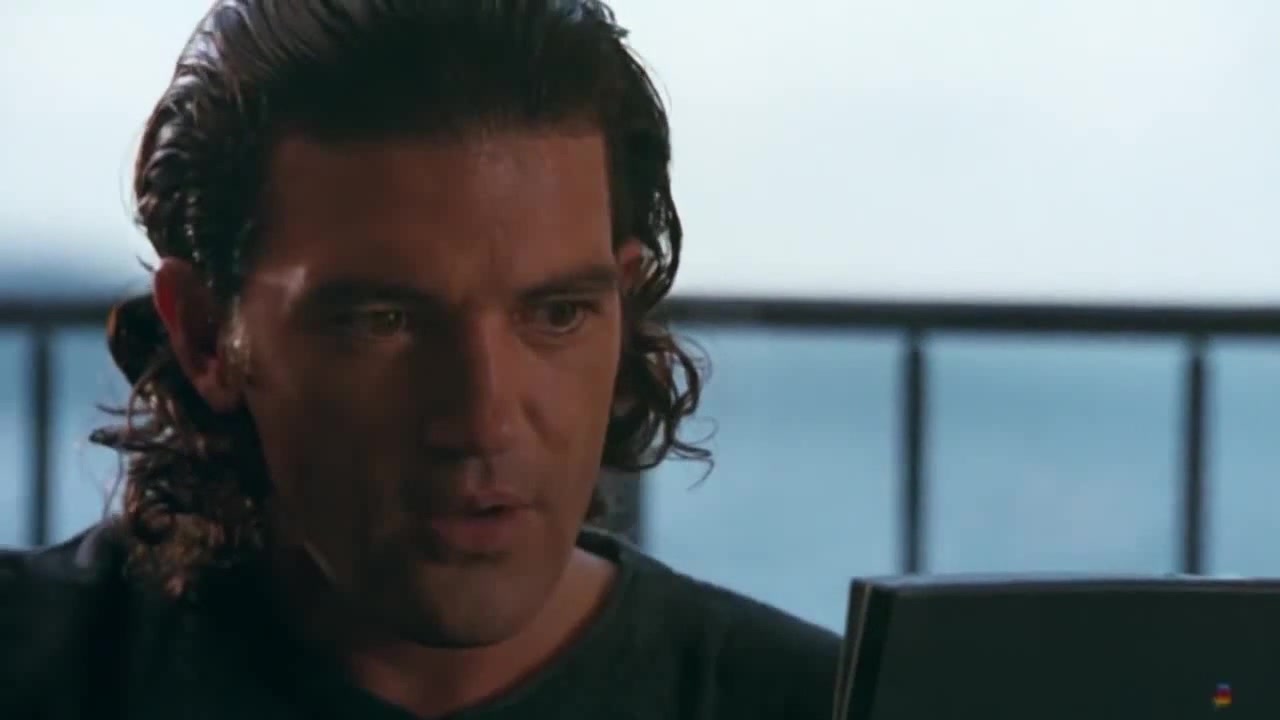 Antonio Banderas Assassins laptop scene - Coub - The Biggest Video Meme ...