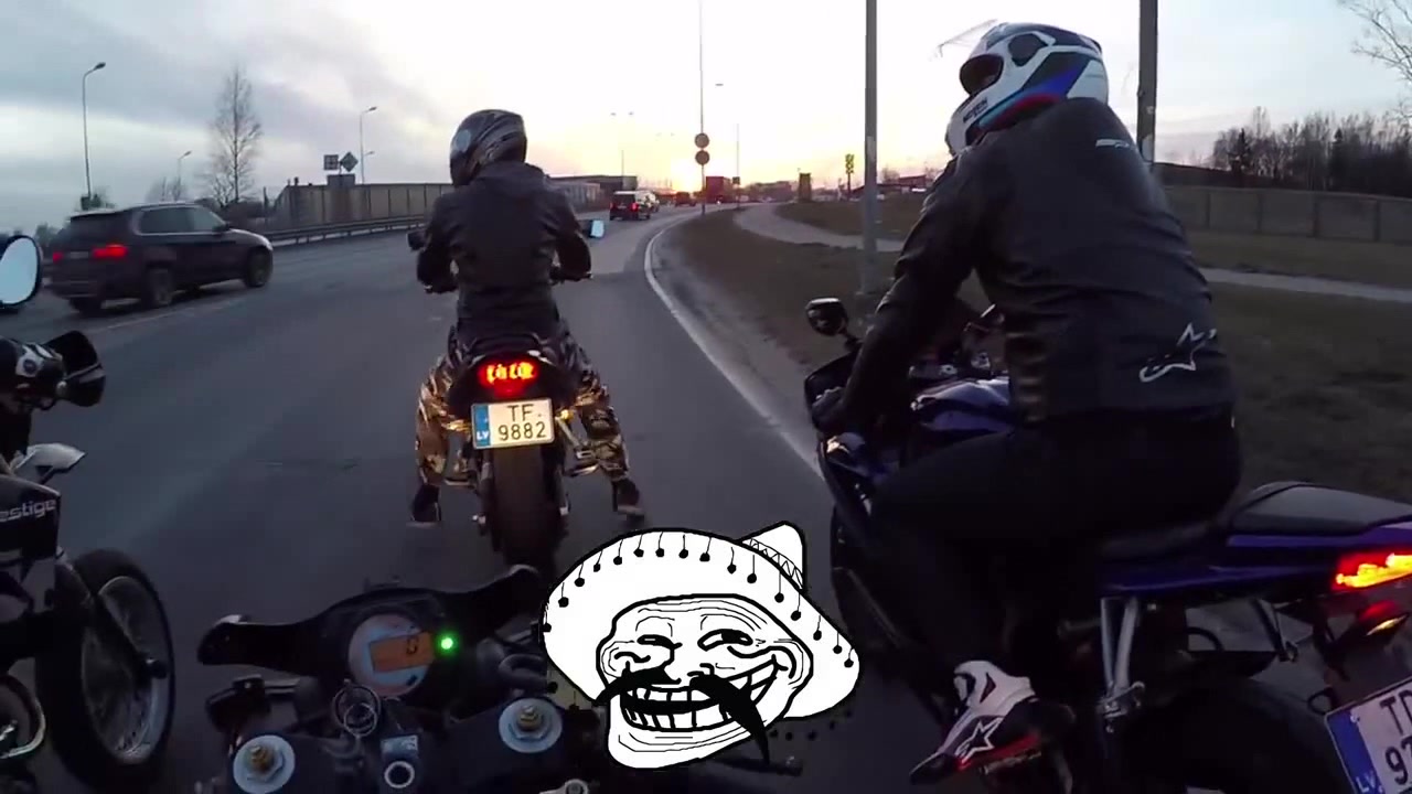 Мото против авто