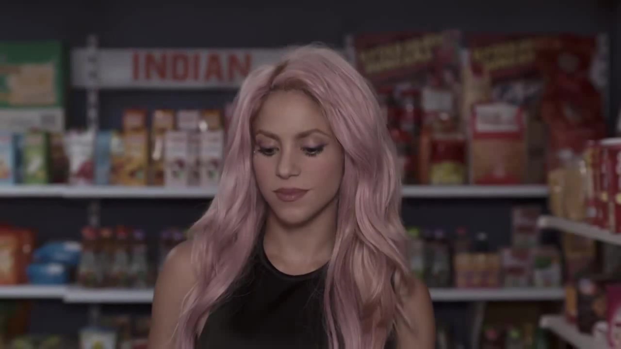 pink hair Shakira Chantaje (music Dashboard Confessional Finishing
