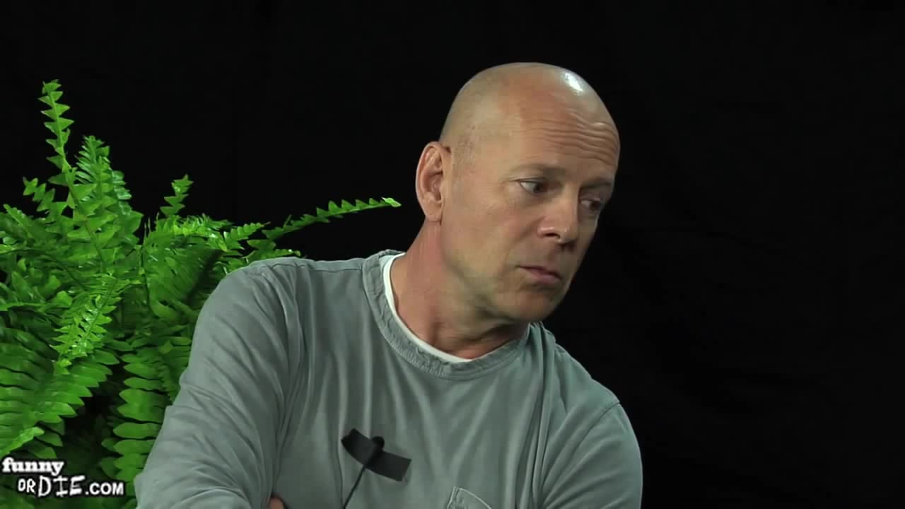 Between Two Ferns with Zach Galifianakis Bruce Willis Coub The