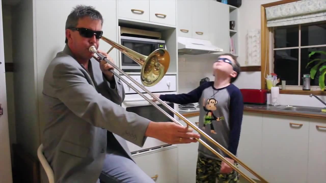 When Mama Mom Isn't Home original Freaks (Timmy Trumpet & Savage) Dad