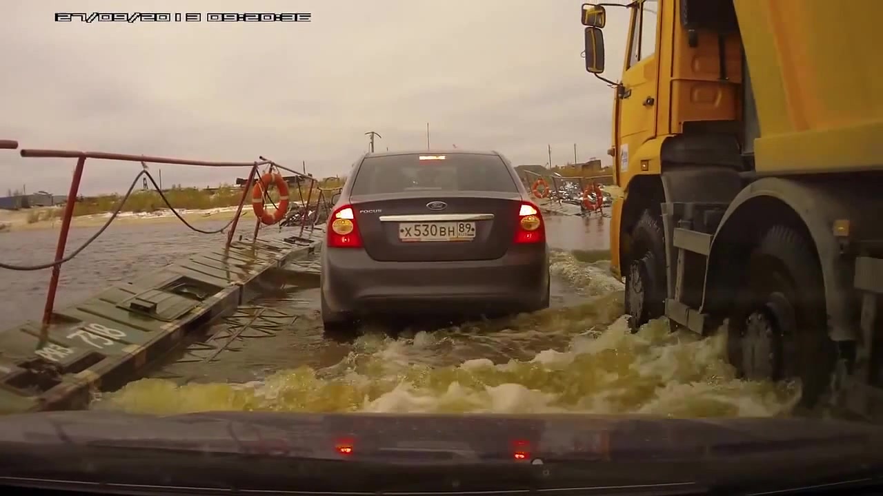 Понтонно мостовая машина